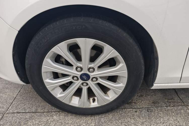 Used Ford Escort 2015 1.5L Automatic Fashion Model