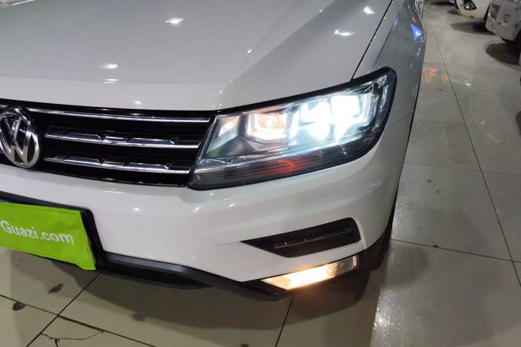 Used Volkswagen Tiguan L 2019 Updated Version 330TSI Automatic Two-Wheel Drive Panoramic Comfort Edition China VI Standard
