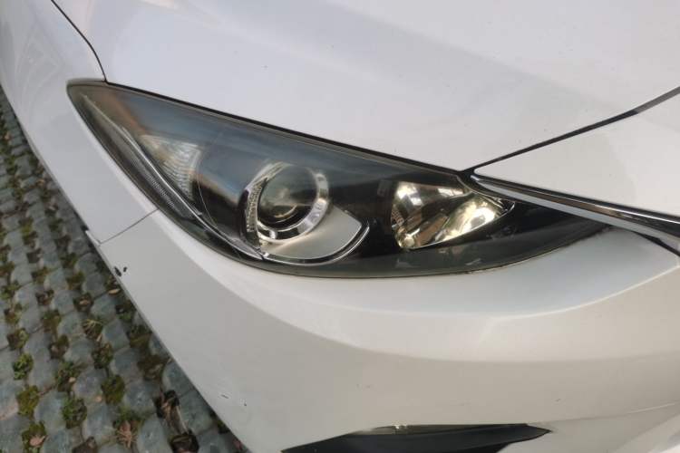 Used Mazda Mazda 3 Axela 2014 Sedan 1.5L Automatic Comfort Model