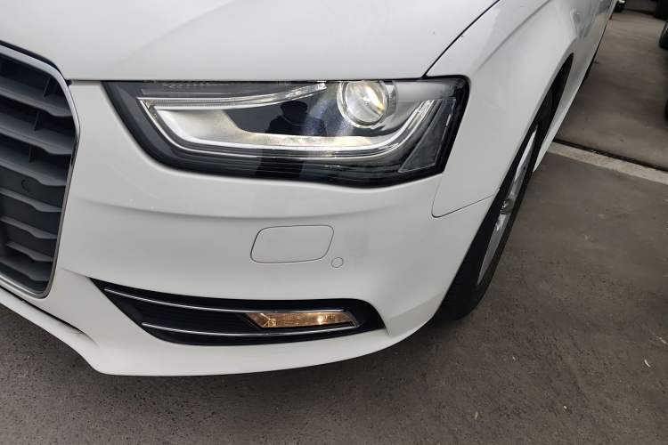 Used Audi A4L 2013 35 TFSI Automatic Standard Model
