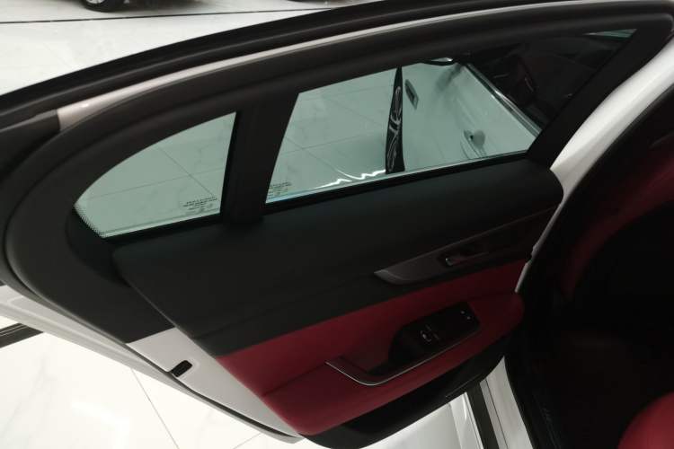 Used Jaguar XEL 2021 2.0T 250 PS R-DYNAMIC S Advanced Sport Edition
