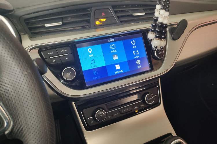 Used Geely Auto Emgrand GL 2017 1.8L Manual Elite Model
