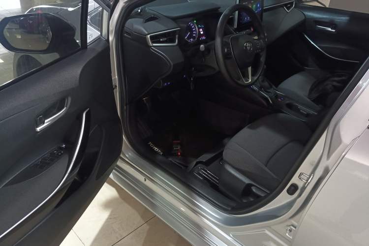 Used Toyota Levin 2019 Dual-Engine 1.8H E-CVT Luxury Edition China VI Standard
