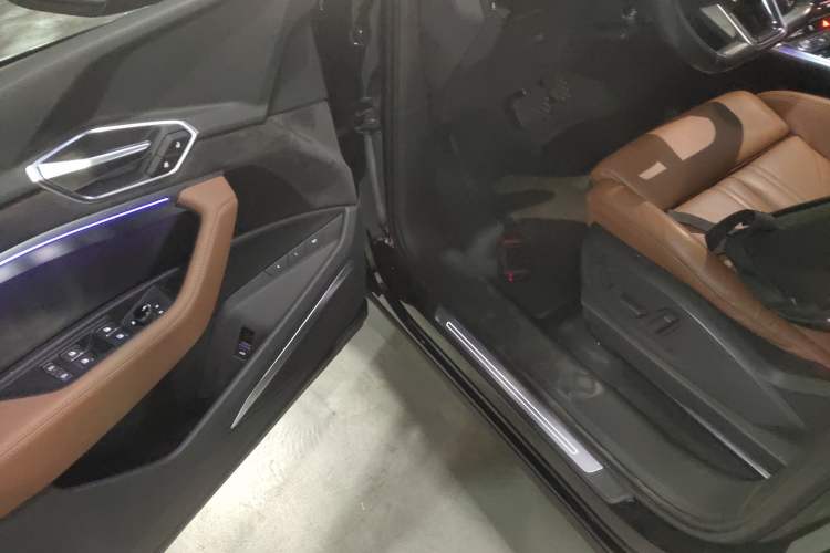 Used Audi e-tron 2019 55 quattro Technology Edition
