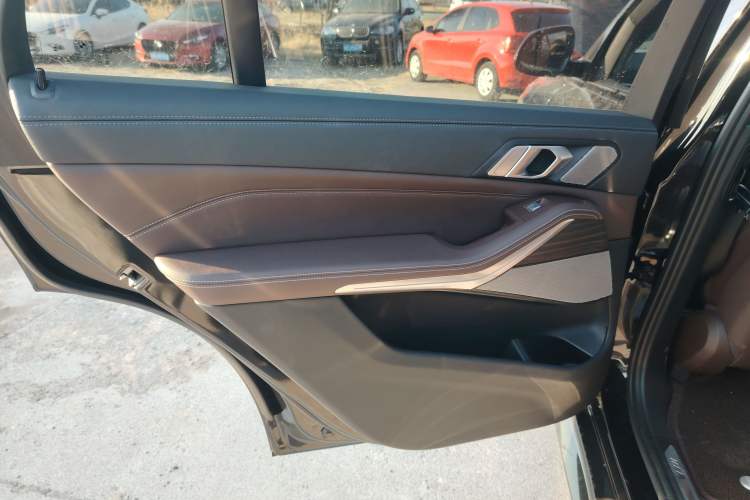 Used BMW X5 2023 xDrive 40Li M Sport Night Edition Package
