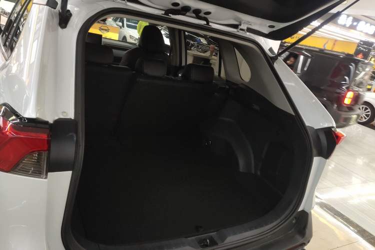 Used Toyota RAV4 2021 2.0L CVT Two-Wheel Drive Fashion Edition