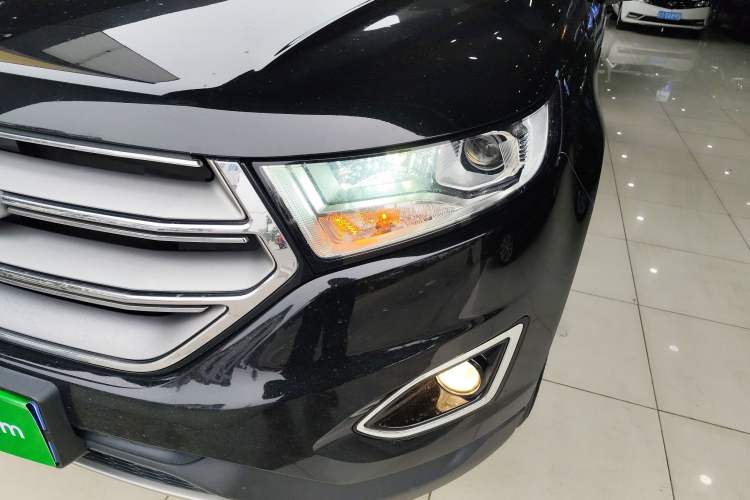 Used Ford Edge 2018 Facelifted EcoBoost 245 Two-Wheel-Drive Platinum Edition 5 Seats China V Emission Standard
