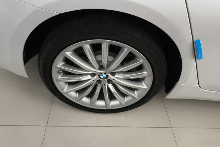 Used BMW 5 Series 2022 Second Facelift 530Li Luxury Edition Premium Package
