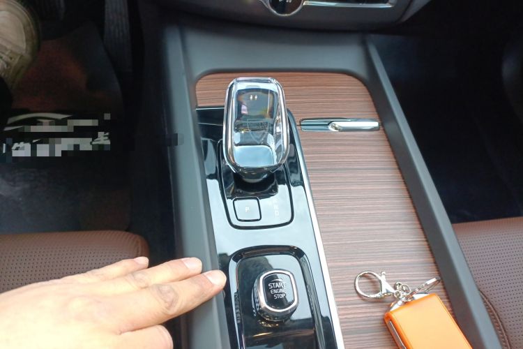 Used Volvo XC60 New Energy 2025 Plug-in Hybrid Long-Range All-Wheel Drive Smart Luxury Edition