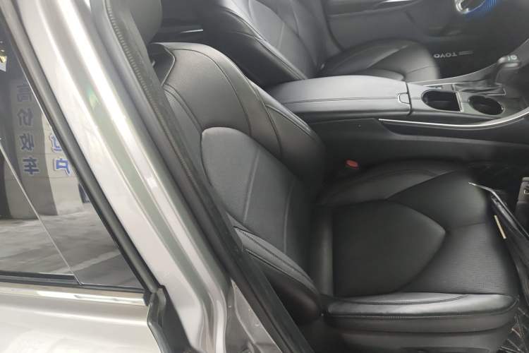 Used Toyota Avalon 2019 2.0L XLE Premium Edition China VI
