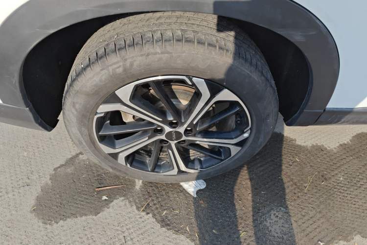 Used Dongfeng Aeolus Huge 2022 Mach Dual-Motor 1.5T MHD Dare-to-Dream Edition