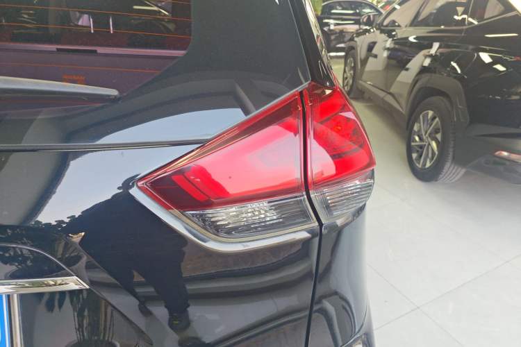 Used Nissan X-Trail 2019 2.0L CVT Smart Connect Comfort Edition 2WD

