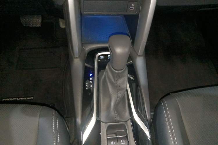 Used Toyota FRONTLANDER 2023 2.0L Smart Electric Hybrid Dual-Engine Deluxe Version
