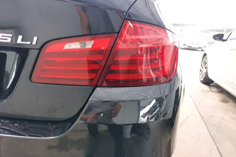 Used BMW 5 Series 2017 525Li Leading Model
