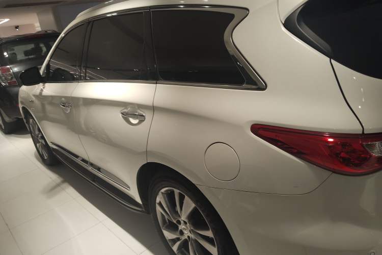 Used Infiniti QX60 2014 2.5 S/C Hybrid All-Wheel-Drive Versatile Edition
