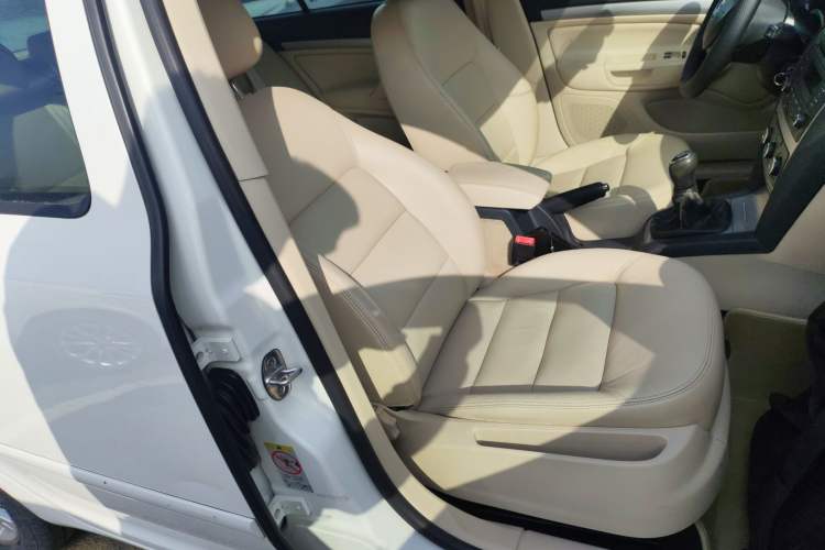 Used Skoda Octavia 2015 Classic Model 1.6L Manual Yijie Edition