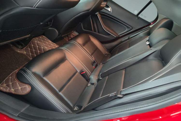 Used Mercedes-Benz GLA 2015 GLA 200 Fashion Model
