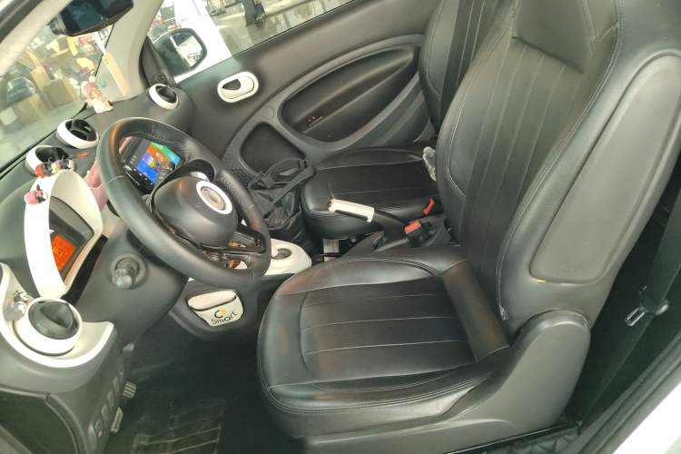 Used  fortwo 2015 1.0L 52 kW hardtop Dynamic version
