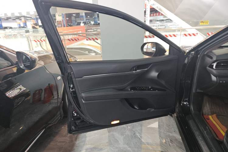 Used Toyota Camry 2019 2.5G Luxury Edition China VI Standard
