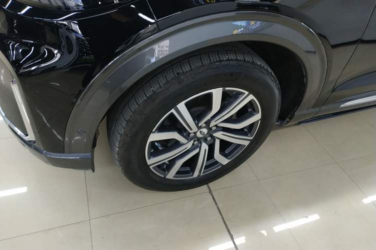 Used Ford Explorer 2023 EcoBoost 285 Four-Wheel Drive Titanium Edition 7-Seater
