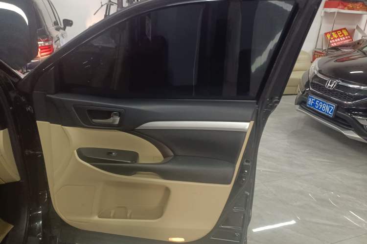 Used Toyota Highlander 2018 2.0T Two-Wheel Drive Elite Edition 7 Seats China VI Standard
