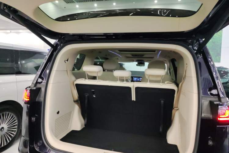 Used VOYAH Dream 2024 EV Long-Range Premium Edition