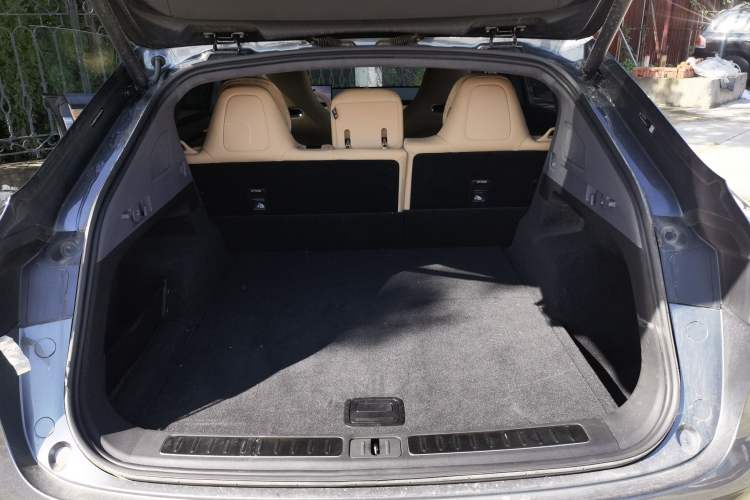 Used Hima Luxeed R7 2024 All-Electric 736 km Ultra