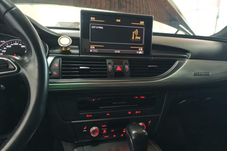 Used Audi A6L 2018 30th Anniversary Edition 45 TFSI quattro Sport model
