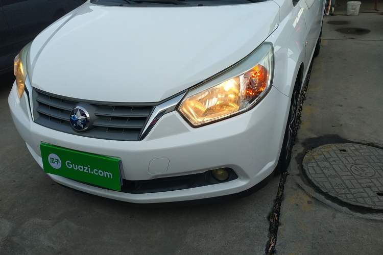 Used Venucia R50 2014 1.6L Automatic Splendid Edition