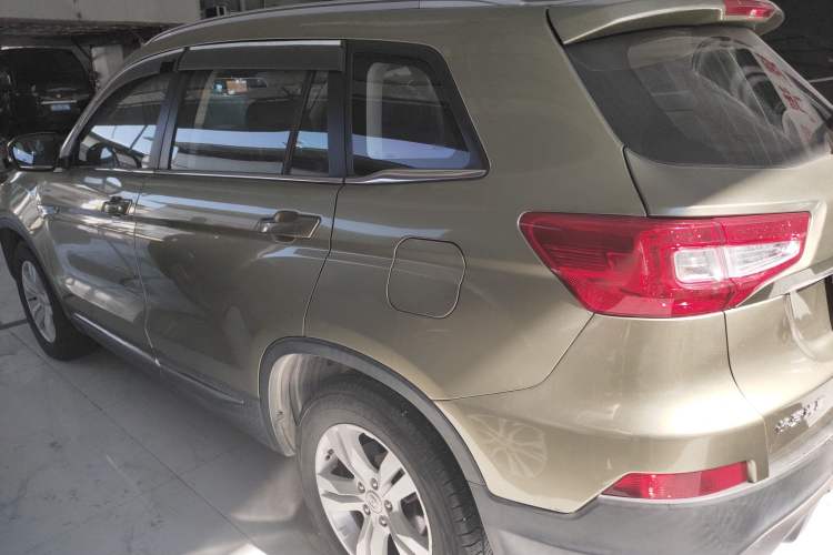 Used Changan CS75 2014 1.8T Automatic Prestige Model China V Standard
