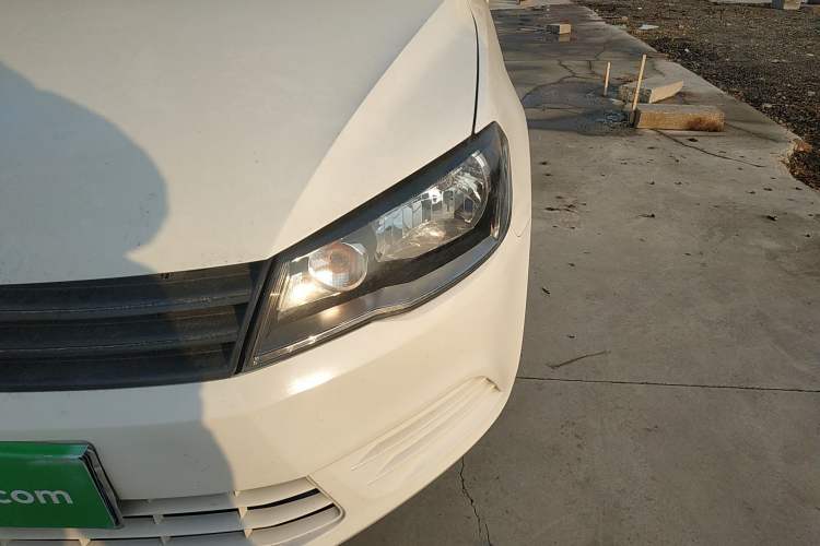 Used Volkswagen Jetta 2015 Value Edition 1.6L Manual Fashionable Style
