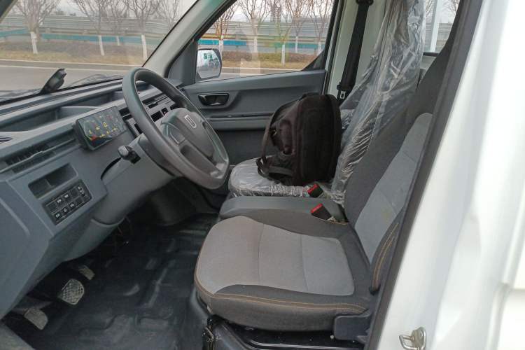 Used Farizon Xingxiang F1E 2023 Flatbed Truck Remote Smart Chip 46.08 kWh
