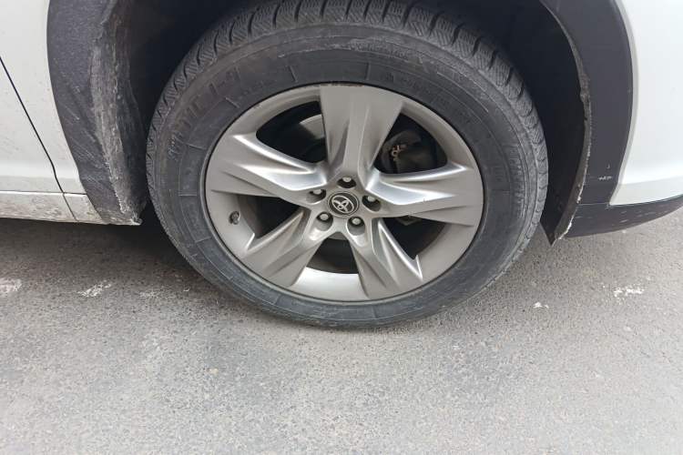 Used Toyota Highlander 2018 2.0T Four-Wheel Drive Prestige Version 7 Seats China VI Standard