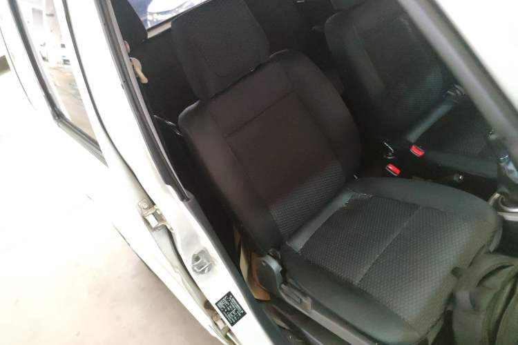 Used Suzuki Wagon R 2015 1.4L Manual All-Around Upgrade Version