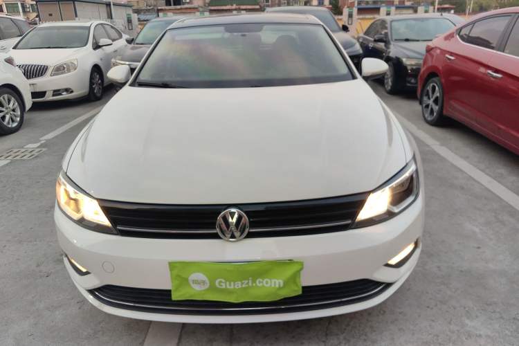 Used Volkswagen Lamando 2015 280TSI DSG Comfort Edition
