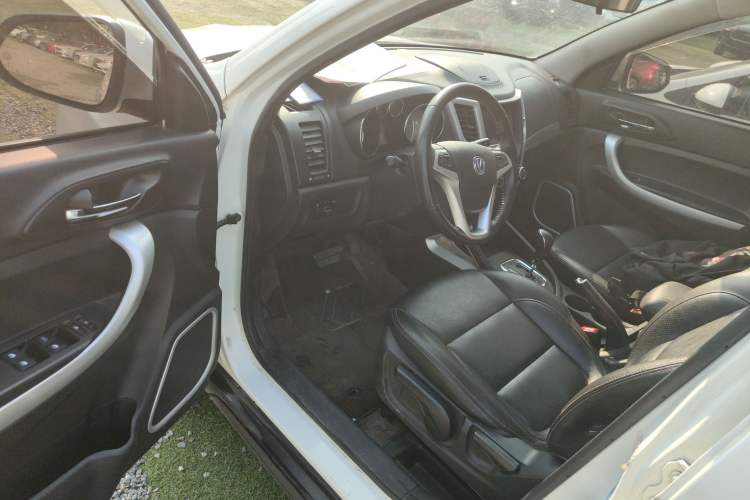 Used Changan CS35 2015 1.6L Automatic Luxury Model China IV Standard
