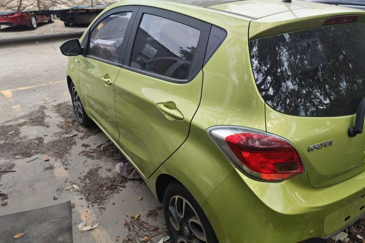 Used Changan Benni 2015 1.4L IMT Sunroof Version China V Standard
