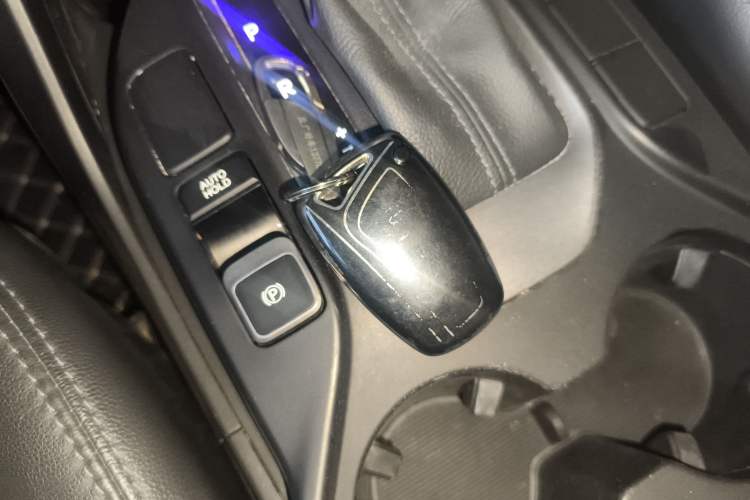 Used Hyundai Santa Fe 2013 2.4L Automatic Two-Wheel Drive Smart Version
