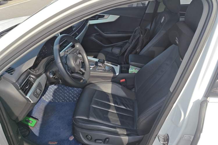 Used Audi A4L 2018 30th Anniversary Edition 40 TFSI Fashion Model
