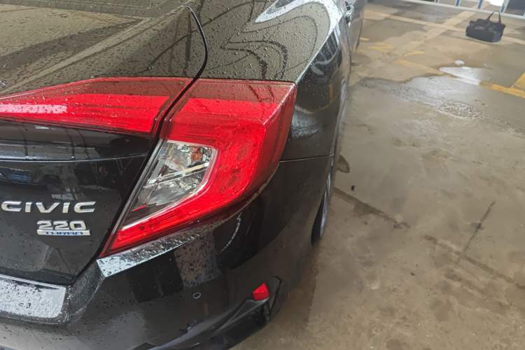 Used Honda Civic 2016 220TURBO CVT Luxury Edition
