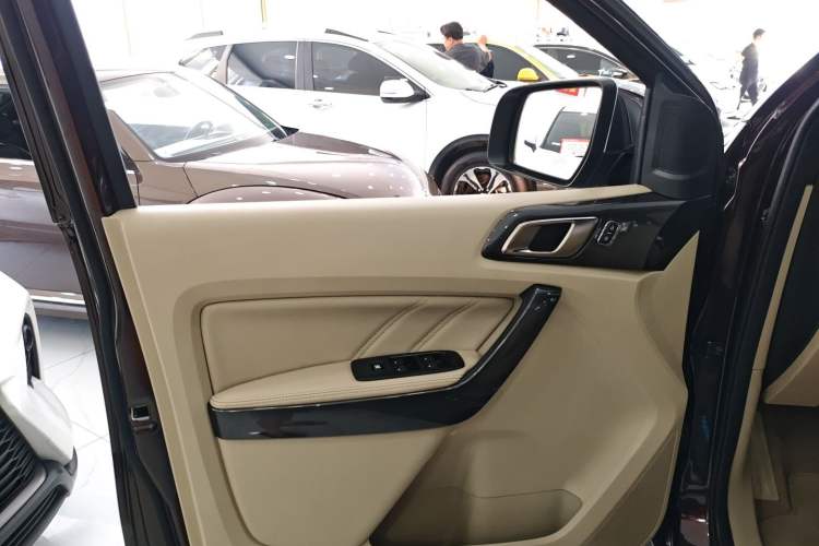 Used Ford Everest 2016 2.0T Gasoline Automatic 4x4 Flagship Edition
