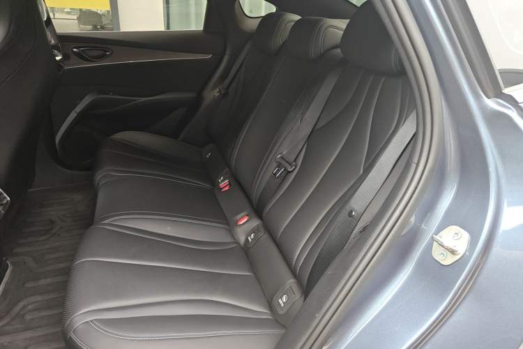 Used BYD Seal 06 New Energy 2025 DM-i Smart Drive 80KM Luxury Model
