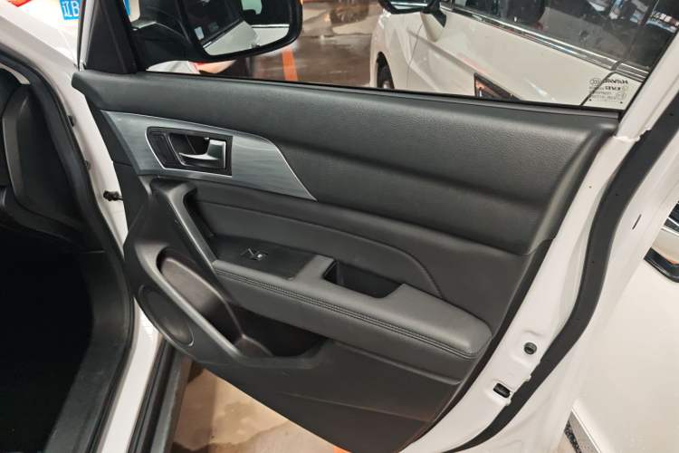 Used Haval H2 2018 1.5T Dual-Clutch Two-Wheel Drive Fashion Model China VI Standard
