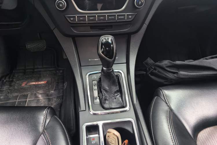 Used Geely Auto Emgrand 2017 Hatchback RS Million Edition 1.5L CVT Upward Version
