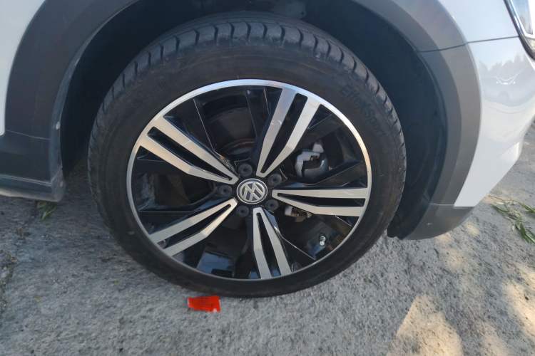 Used Volkswagen Touran 2018 Volkswagen Touran L 280TSI DSG Boundary Edition 7 Seats China VI Standard
