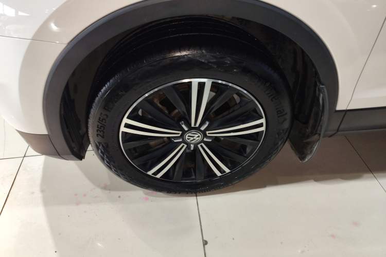 Used Volkswagen Tiguan L 2019 Updated Version 330TSI Automatic Two-Wheel Drive Panoramic Comfort Edition China VI Standard
