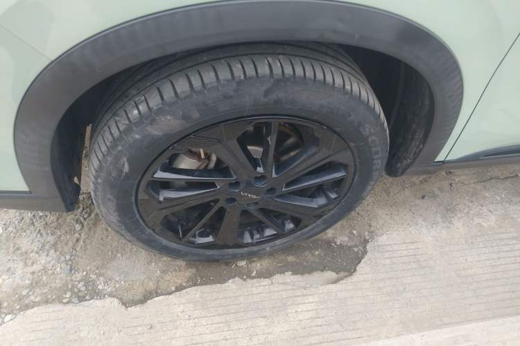 Used Dongfeng Aeolus Huge 2022 Mach Dual-Motor 1.5T MHD Dare-to-Dream Edition