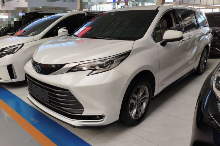 Used Toyota Sienna 2023 2.5L Hybrid Luxury Edition