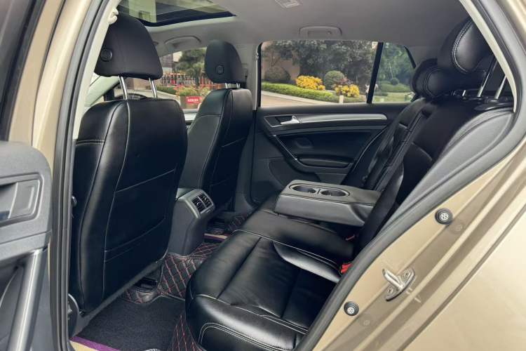 Used Volkswagen Golf 2017 230TSI Automatic Comfort Edition – Celebrating Milestone of One Million Units
