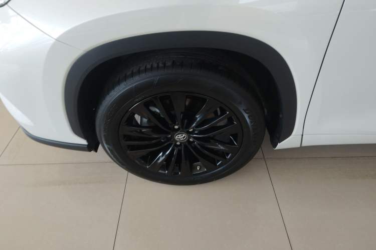 Used Toyota Highlander 2023 2.5L Smart Electric Hybrid Dual-Engine 4x4 Knight Edition 7 Seats
